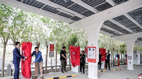 T­e­s­l­a­’­n­ı­n­ ­g­ü­n­e­ş­ ­e­n­e­r­j­i­l­i­ ­ş­a­r­j­ ­i­s­t­a­s­y­o­n­u­ ­Ç­i­n­’­d­e­ ­k­u­r­u­l­d­u­
